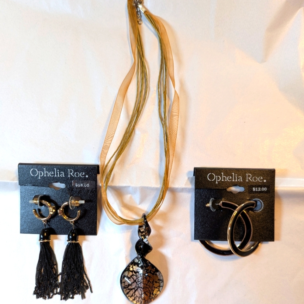 Art Glass Necklace And 2 Piece Earring Set